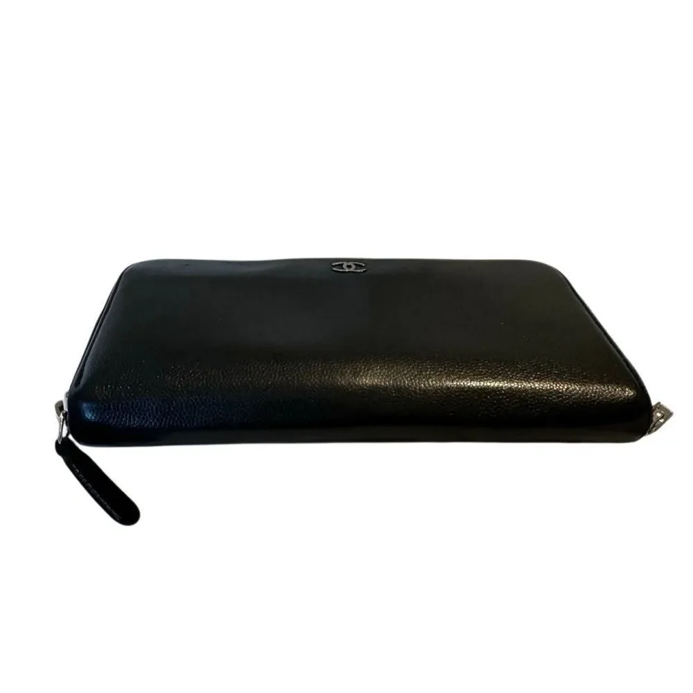 CHANEL Elegant Black Wallet